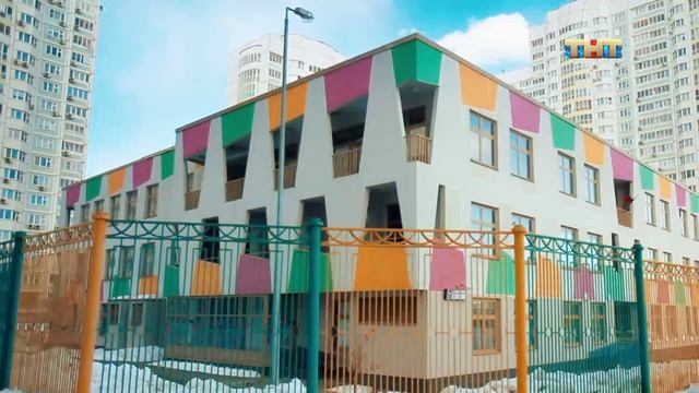 СашаТаня. Гена стал мужем Тани, чтобы в детском саду поставить на место одного отца смотреть онлайн