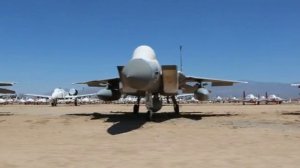 Американский склад, полный F-16 Fighting Falcon