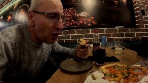 АНАПА. 7.12.2025. МЫ ОПЯТЬ ВЫИГРАЛИ ПИЦЦУ В ТРИ ПЕЧИ. ИДЁМ КУШАТЬ.