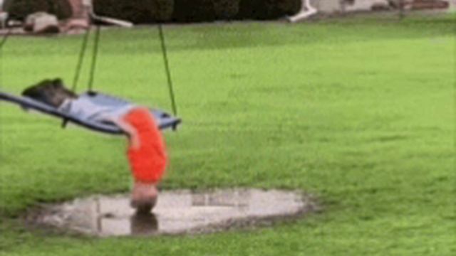 как я качаюсь на качелях? смотреть онлайн