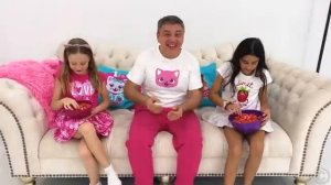 Настя и папа приехали в Эльзас и в музей пряников