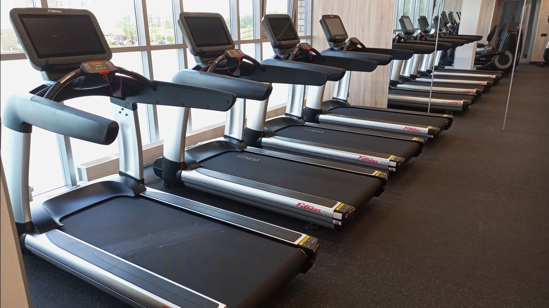 Компектация тренажерного зала в теннисном клубе "Лайм" г. Казань