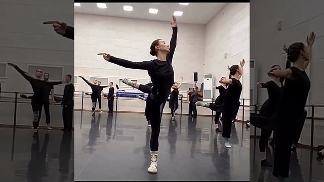 АДАЖИО НА СЕРЕДИНЕ -ГУЗЕЛЬ