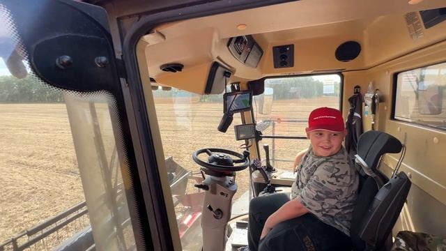 Молотим горох и ячмень смотреть онлайн