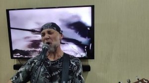 "Последний бой"-песня Михаила  Ножкина . Исполняет Андрей Петренко А.И.П.