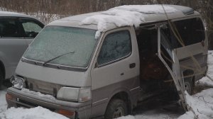 Брошенные автомобили вывозят с улиц Петропавловска-Камчатского
