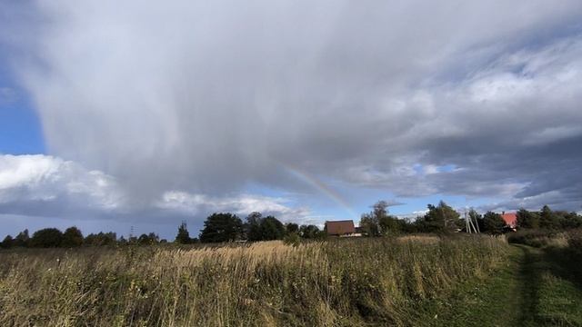 Когда небо рисует радугу. Деревня под радугой - момент волшебства. Воспоминания о деревне.