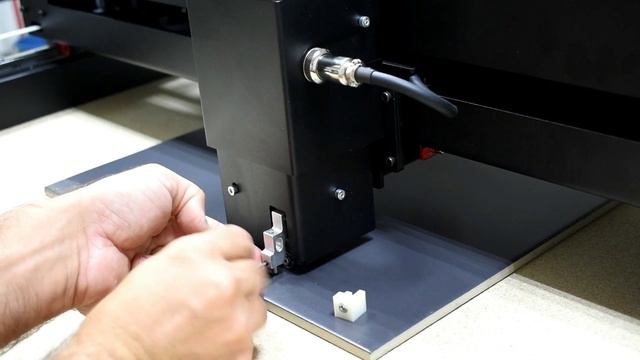 Замена опорного блока и подшипника на гравировальном станке. смотреть онлайн