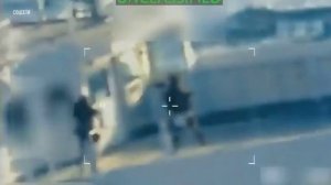 Кадры операции США по захвату танкера в Карибском море