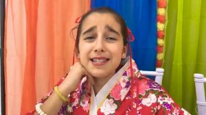 Настя и друзья пробуют еду разных стран