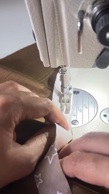 Секрет швеи. Заготавливаем косую бейку.