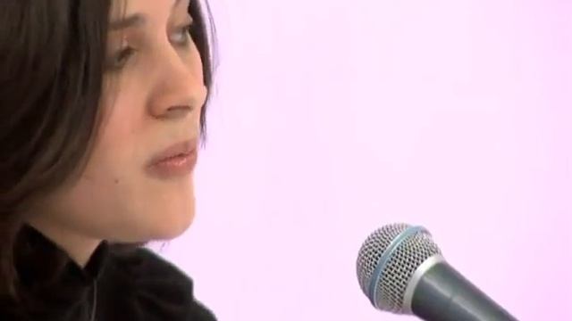 Jenia Lubich - Aussi belle q'une balle