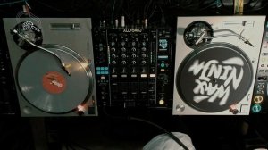 MB4 @ Locked Radio E006