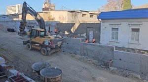 Начался вывоз временной насыпи на Адмирала Октябрьского