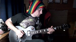 Просто играю на гитаре