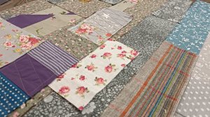 Интересная идея как шить из небольших лоскутков. Очень просто и подойдёт для тех, кто шьёт нечасто!