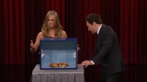 Чувствуешь ли ты это? с Дженнифер Энистон | «Вечернее шоу» с Джимми Фэллоном в главной роли