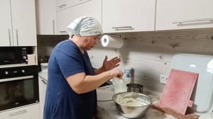 пеку торт на Антошин день рождения Жизнь в деревне.