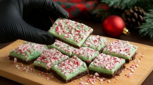 Вирусный десерт из TikTok на Новый год — мятно-шоколадные батончики без выпечки 🎄🍫