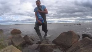 Сколько приезжий турист с поезда наловит рыбы на Белом море без лодки за 12-часов