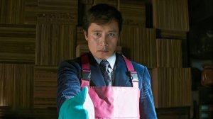 Мужчина УБИВАЕТ КОНКУРЕНТОВ, чтобы устроиться НА РАБОТУ в компании мечты [пересказ]