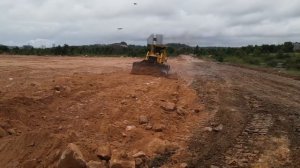 Part_15. Строительство дороги с использованием горного камня. Бульдозер толкает камни.