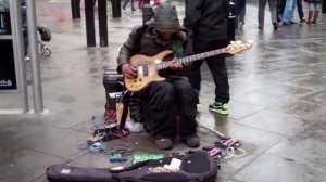 Уличный музыкант
