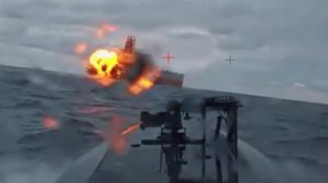 Украинские безэкипажные катера ударили в Черном море по танкеру.