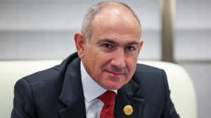 Никол Пашинян выложил видео на фоне здания ФСБ под песню "Белые розы"