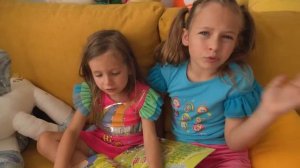 Весёлые приключения в бассейне с Майей и Мией