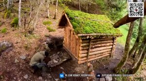 Строим Бушкрафт-избушку из бревен для выживания. От начала до конца (Полная версия)