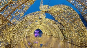 Прогулки по Москве. Утренняя прогулка около цирка на проспекте Вернадского. Новогодние инсталяции