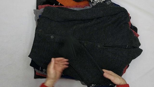 Свитера мужские (много с бирками) секонд оптом 6 пак