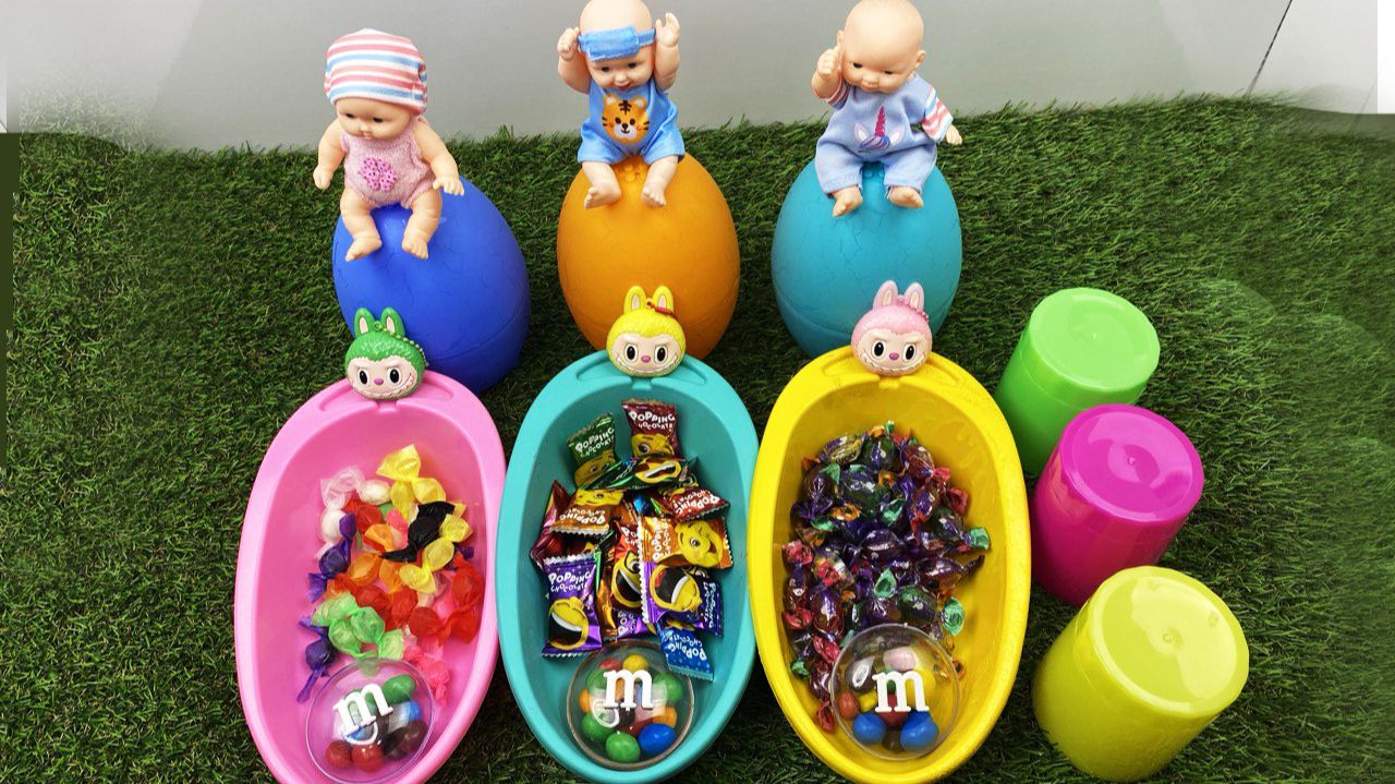 Мультики для девочек. Куколки и конфетки в разноцветных ванночках. Мультики для детей и малышей