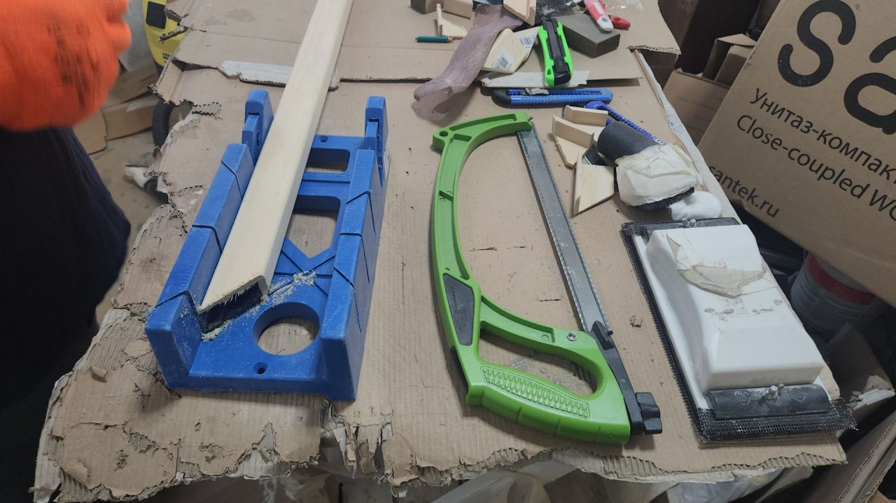 Хитрости при распиле деревянных уголков откосов 🪵🪟