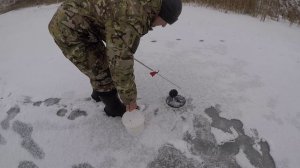 Рыбалка на жерлицы с Вованом ,всё классно.