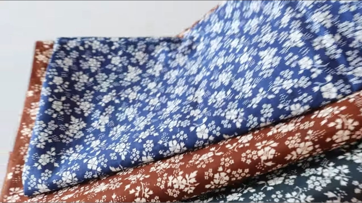 Свекровь отдала мне свой ситец, а я сшила для неё красивую домашнюю вещь