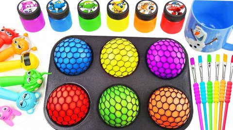 Мультики для малышей. Залипательный слайм из антистрессовых мячиков. Смотреть онлайн мультики детям.