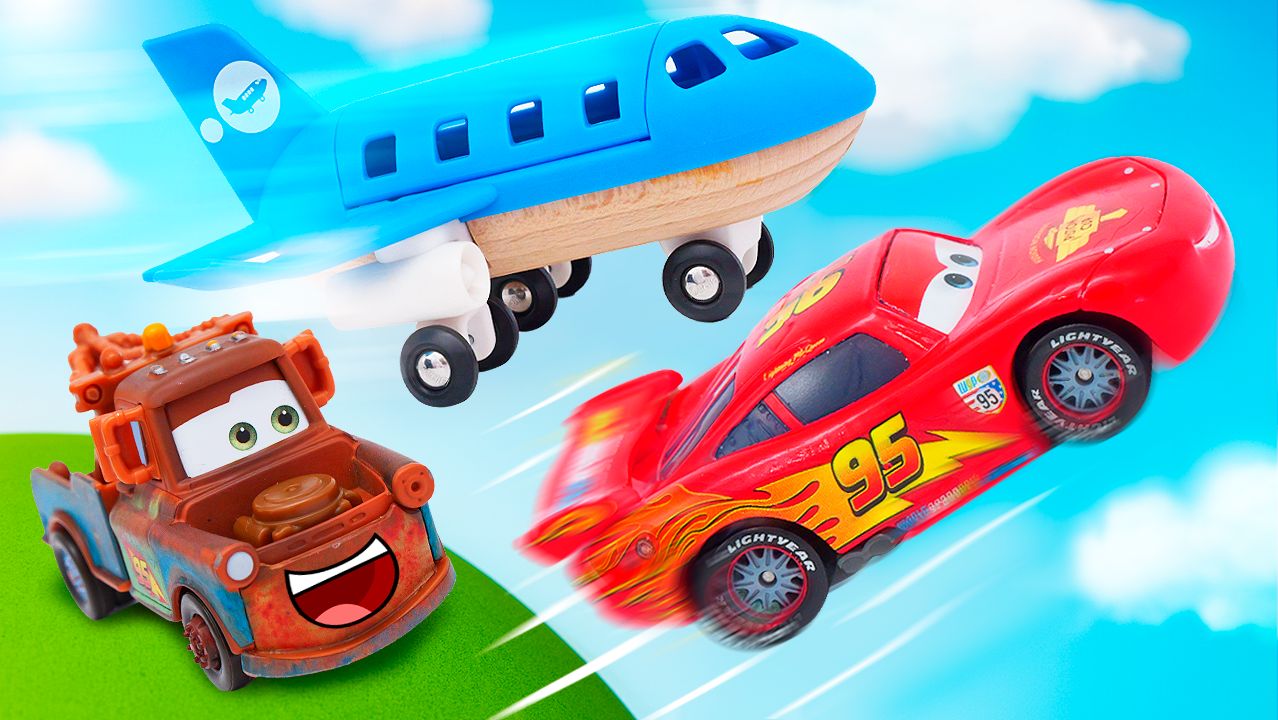 ✈️ Самолёт против Молнии Маквина ⚡! Кто быстрее?