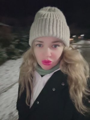 Не могу выйти 😱😱😱🆘замерзла дверь !! Полезу через забор?🧐