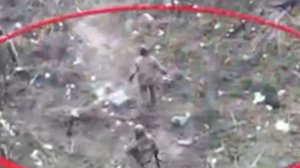 Украинские военные сдаются в плен в Димитрове