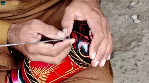 Ручное производство традиционной деревянной софы. Пакистан