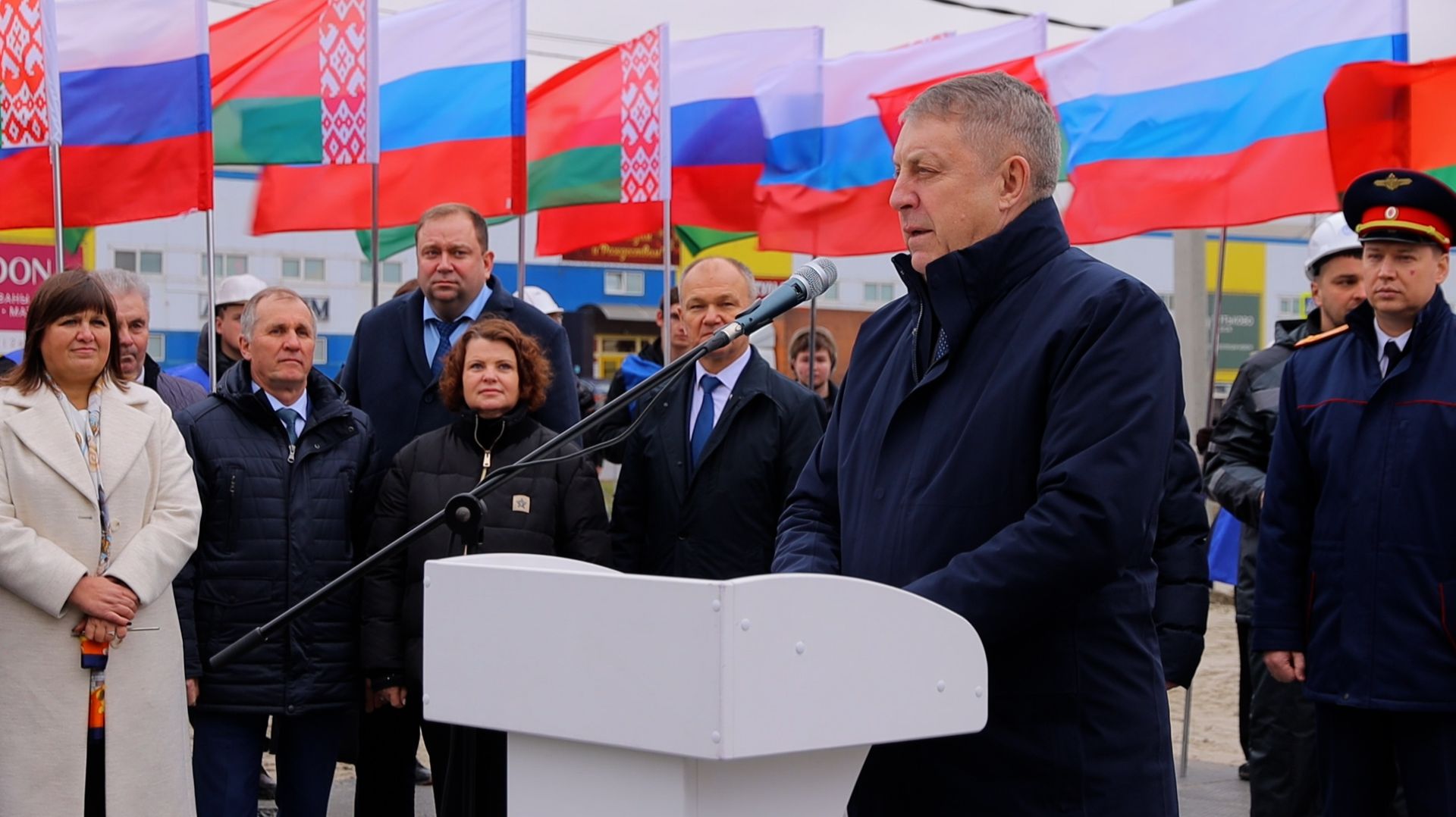 В Брянске открыли построенный белорусами девятиэтажный дом смотреть онлайн