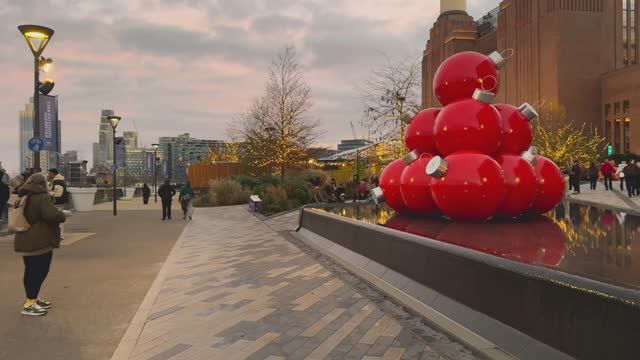 Рождественская пешеходная экскурсия по Лондону 2025 ✨ Электростанция Баттерси на Рождество 🎄