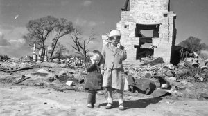 Седые дети и солдаты, не вернувшиеся с войны