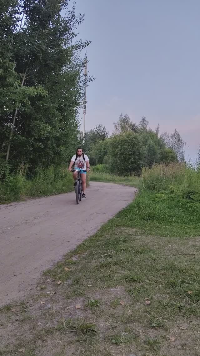 Сергей и Алиса | История двух сердец | Дачные видеозарисовки | Вечерний заезд на велосипеде