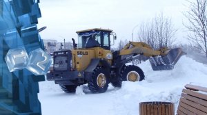 В Березовском продолжаются работы по вывозу снега