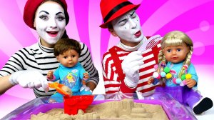 Миними: Игры с куклами 👧🎀 – Парикмахерская💇 и песочница 🏖️