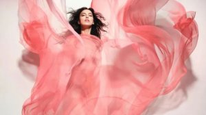 Новые фильмы с Джонни Деппом и Ирина Шейк для культового календаря Pirelli.