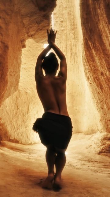 но ты королева бала, мадмаузель карнавала